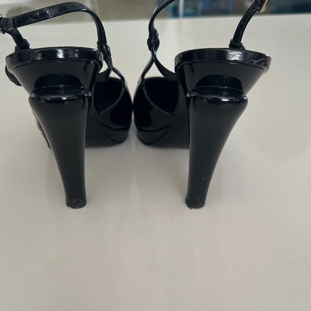 CHANEL VINTAGE Black and white  Slingback Patent Pumps - Picture 3 of 7